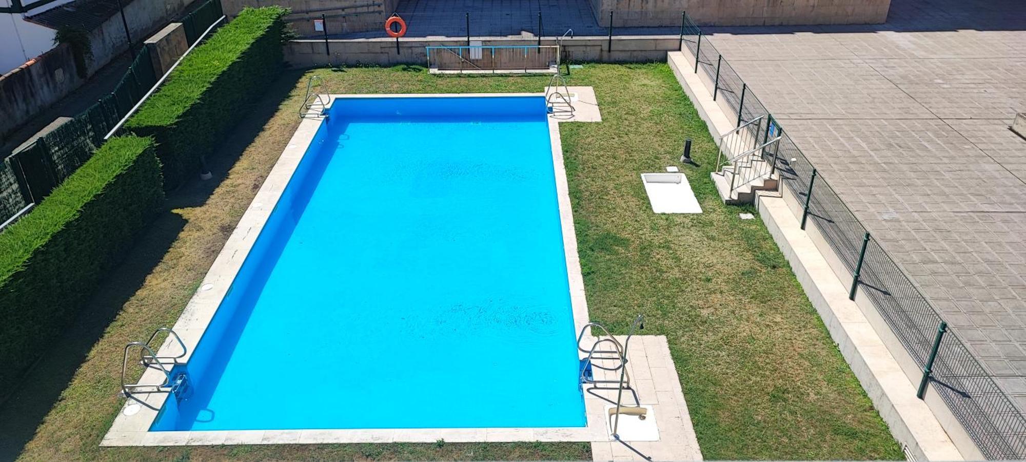 Dianu, Con Piscina En Vut-2230-as *
